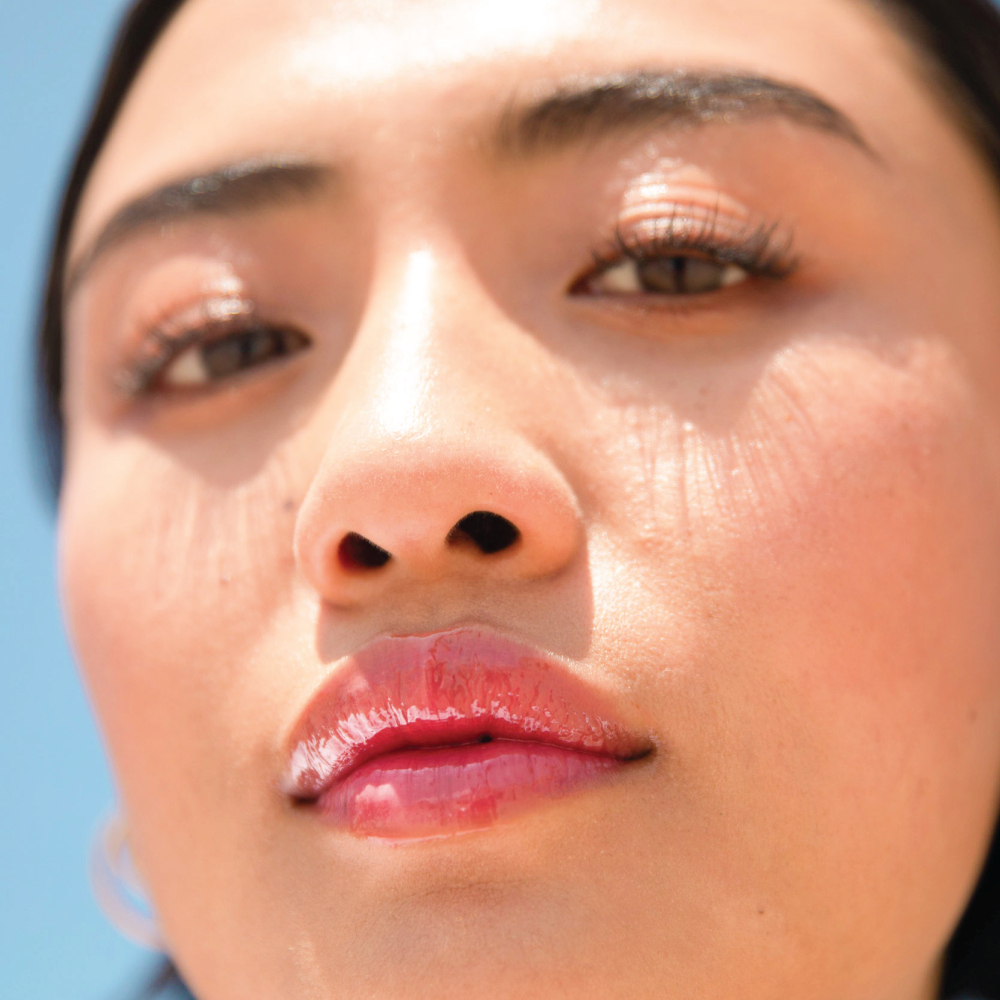 Shade: Oneliner in Work of Art + ShineOn Lip Jelly in Coconut [Shown is the Rosy Pink Duo]